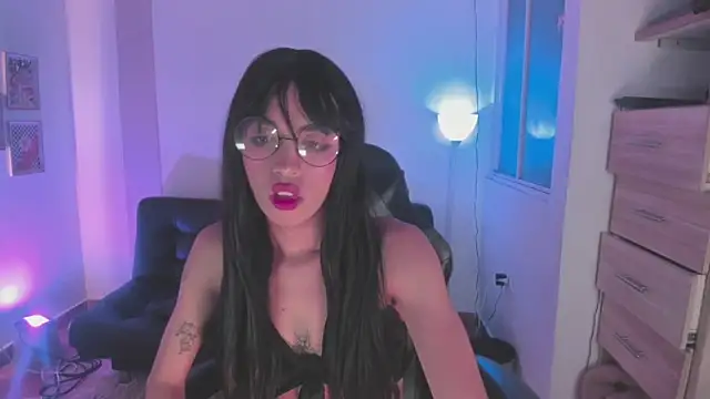 Nikkita Dragon online show from 5, 12, 2025