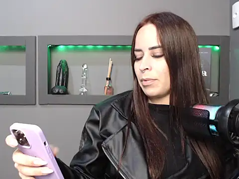 Snapshot of GuriaHot chatting on 11, 9, 2025 GuriaHot online show from 11, 9, 2025