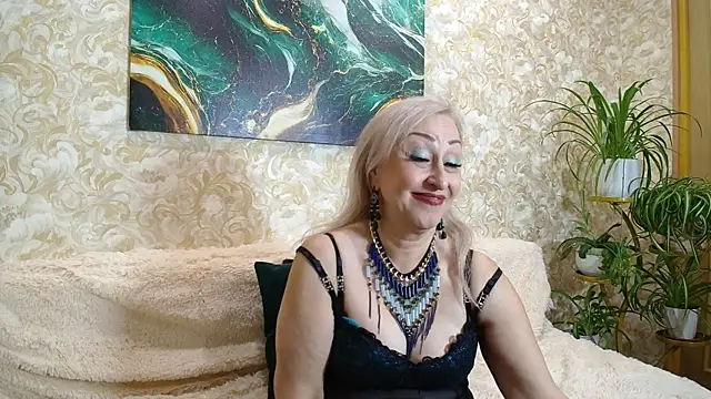  Sara  Smith  online show from 11, 10, 2025