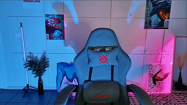 Yoka paradoXXX online show from 7, 4, 2026