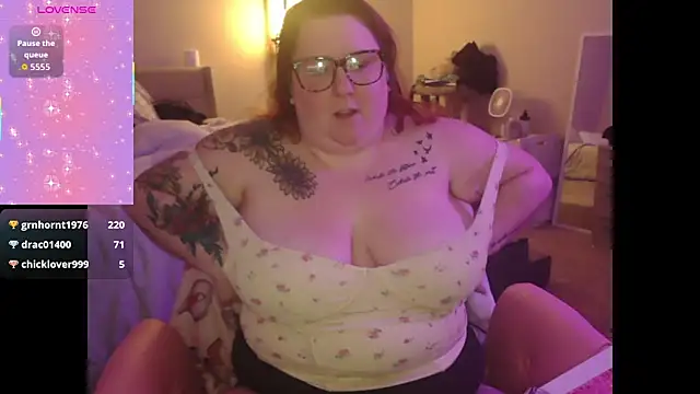 brookenicole3003 online show from 11, 11, 2025