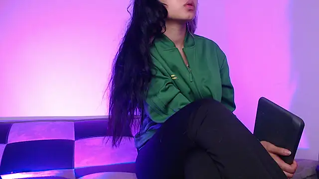 GwenHazel online show from 25, 11, 2025