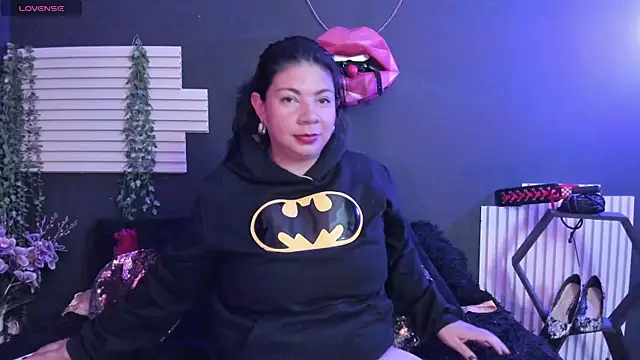 Snapshot of kinky_momm chatting on 12, 7, 2026 kinky momm online show from 12, 7, 2026