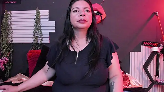 Snapshot of kinky_momm chatting on 29, 7, 2026 kinky momm online show from 29, 7, 2026