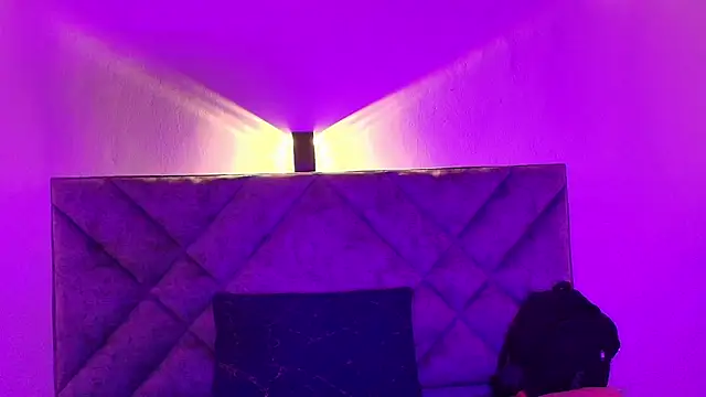 Shantey Laurent online show from 19, 9, 2025