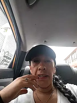 Shantey Laurent online show from 18, 11, 2025