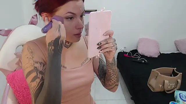 Snapshot of Maddy_Vicius19 chatting on 4, 10, 2025 Maddy Vicius19 online show from 4, 10, 2025