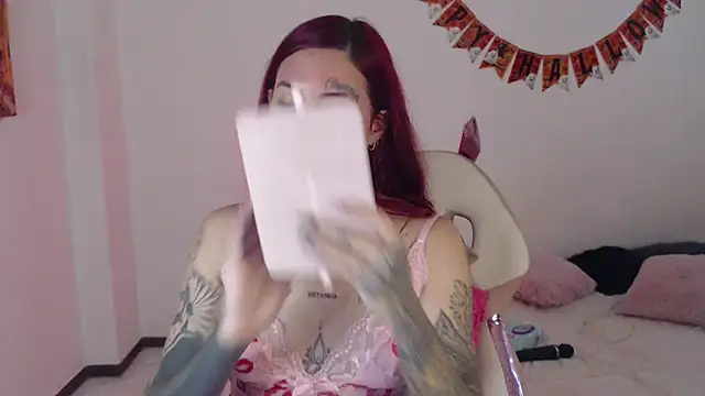 Snapshot of Maddy_Vicius19 chatting on 19, 10, 2025 Maddy Vicius19 online show from 19, 10, 2025