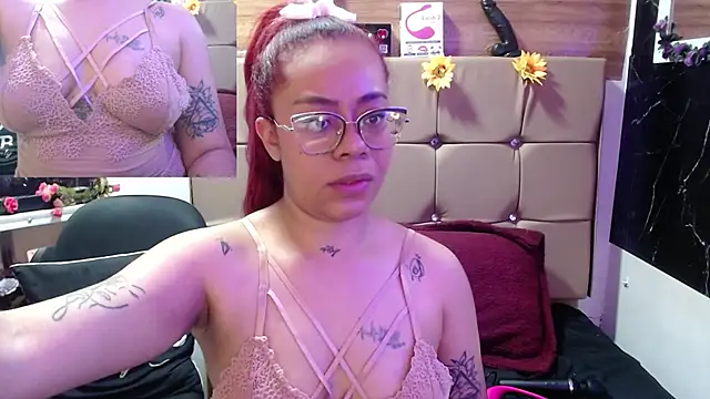 Snapshot of MIA__SPENCER chatting on 17, 9, 2025 MIA SPENCER online show from 17, 9, 2025