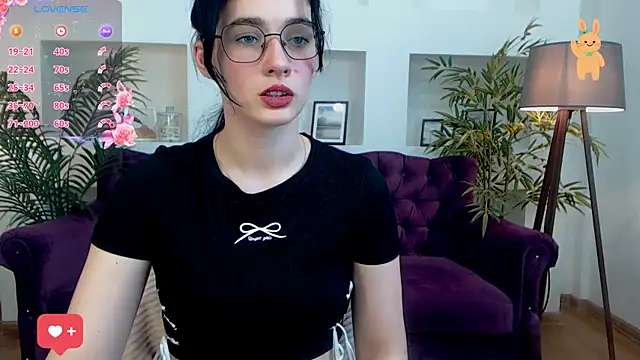 Charming Mysteriousss online show from 16, 4, 2026