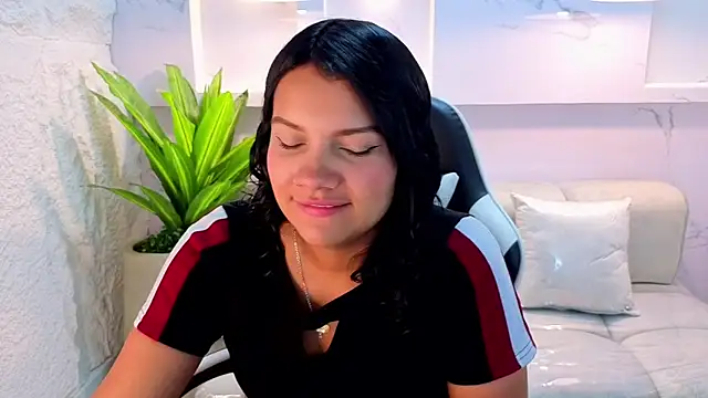 Snapshot of antonela_tp chatting on 19, 9, 2025 antonela tp online show from 19, 9, 2025