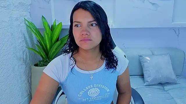 Snapshot of antonela_tp chatting on 24, 9, 2025 antonela tp online show from 24, 9, 2025