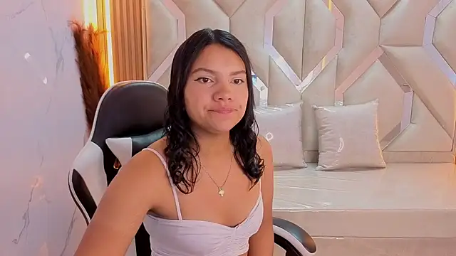 Snapshot of antonela_tp chatting on 7, 10, 2025 antonela tp online show from 7, 10, 2025