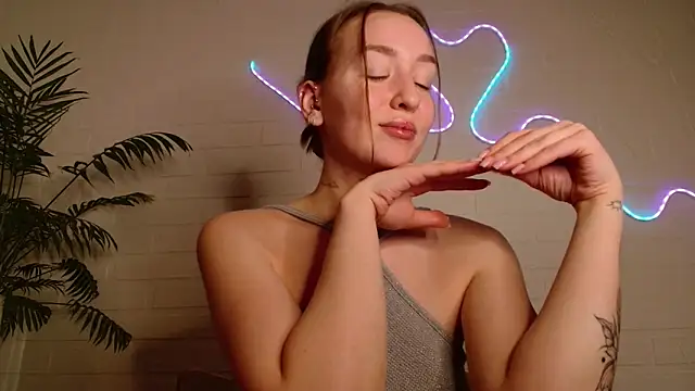 WhitePrincessLuna online show from 1, 2, 2026