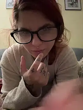 Snapshot of Brutecia2002 chatting on 13, 12, 2025 Brutecia2002 online show from 13, 12, 2025