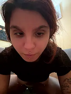 Snapshot of Brutecia2002 chatting on 10, 1, 2026 Brutecia2002 online show from 10, 1, 2026