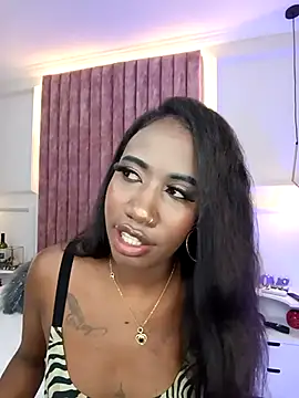 Snapshot of Rossie-Cameron chatting on 8, 10, 2025 Rossie-Cameron online show from 8, 10, 2025