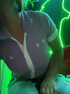 MelanyBabeee2 online show from 19, 12, 2025