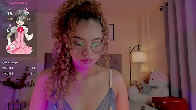 Snapshot of OxanaFedorova1- chatting on 18, 12, 2025 OxanaFedorova1- online show from 18, 12, 2025