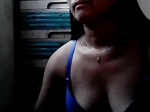 Snapshot of yoursPinayMama1682 chatting on 24, 10, 2025 yoursPinayMama1682 online show from 24, 10, 2025