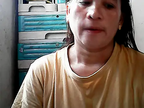 Snapshot of yoursPinayMama1682 chatting on 25, 11, 2025 yoursPinayMama1682 online show from 25, 11, 2025