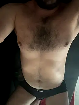 Snapshot of _Famous_ chatting on 12, 9, 2025 Famous online show from 12, 9, 2025