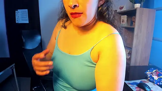 LeilaSmith  online show from 2, 6, 2026