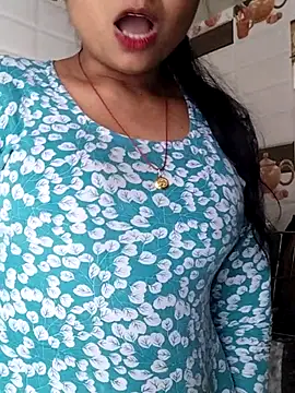 Hot-Pooja25 online show from 9, 2, 2026