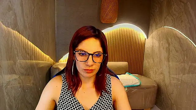 Snapshot of nadia_r_ chatting on 24, 6, 2026 nadia r online show from 24, 6, 2026
