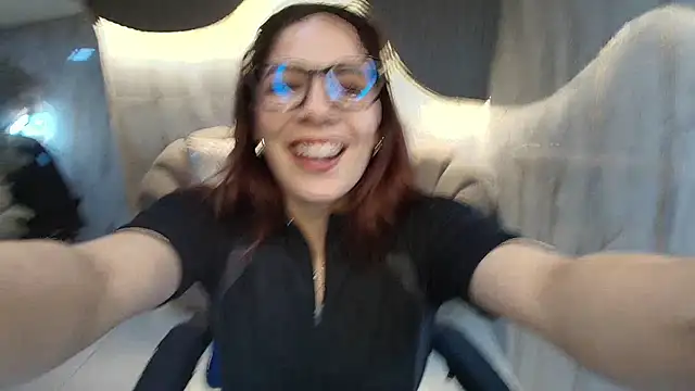 Snapshot of nadia_r_ chatting on 21, 7, 2026 nadia r online show from 21, 7, 2026