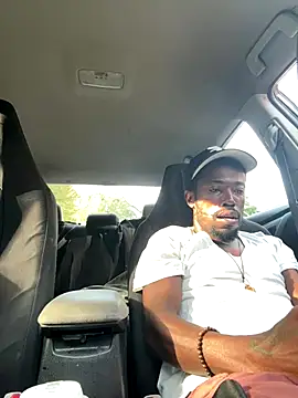 Snapshot of toy-boyluv chatting on 9, 9, 2025 toy-boyluv online show from 9, 9, 2025