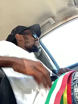 Snapshot of toy-boyluv chatting on 15, 9, 2025 toy-boyluv online show from 15, 9, 2025