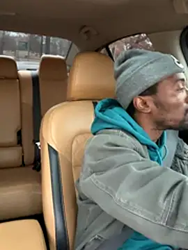 Snapshot of toy-boyluv chatting on 24, 11, 2025 toy-boyluv online show from 24, 11, 2025