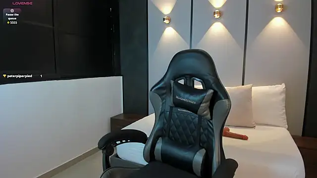 ashly moonn online show from 29, 11, 2025