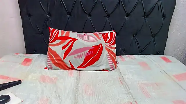 Snapshot of Cloud9boo chatting on 2, 12, 2025 Cloud9boo online show from 2, 12, 2025