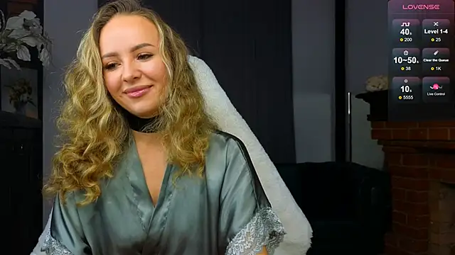Snapshot of Hloya_Mei chatting on 17, 9, 2025 Hloya Mei online show from 17, 9, 2025