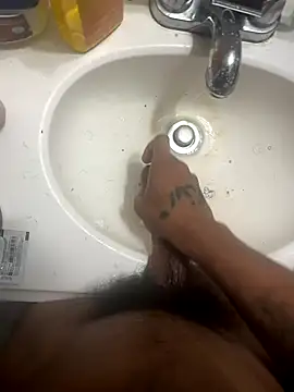 Snapshot of Cartyiii chatting on 12, 10, 2025 Cartyiii online show from 12, 10, 2025