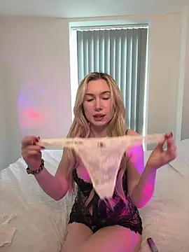 Snapshot of SexySaraxxoo chatting on 25, 11, 2025 SexySaraxxoo online show from 25, 11, 2025