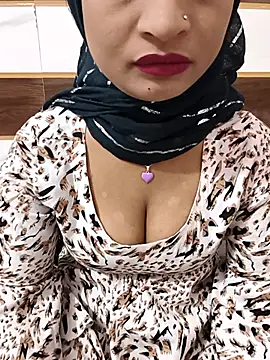 Itz Mayra  online show from 12, 11, 2025