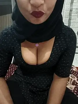 Itz Mayra  online show from 21, 11, 2025