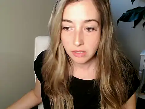 SuggestiveBehavior online show from 25, 9, 2025