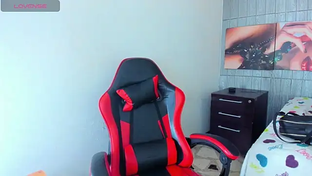 susan mooree online show from 4, 4, 2026