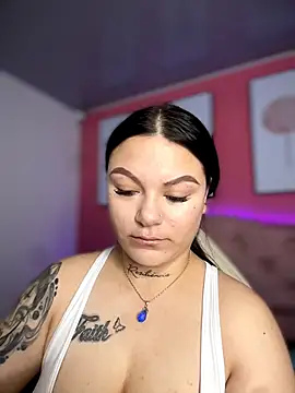 Snapshot of Megaan__More chatting on 16, 12, 2025 Megaan More online show from 16, 12, 2025