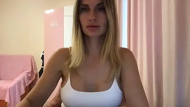Snapshot of KarelliaStar chatting on 14, 6, 2026 KarelliaStar online show from 14, 6, 2026