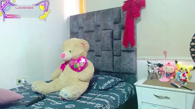 Charlotte Landry   online show from 21, 12, 2025