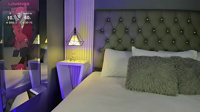 LunaBloomn online show from 26, 11, 2025