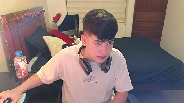 Snapshot of tightncuteass chatting on 14, 11, 2025 tightncuteass online show from 14, 11, 2025