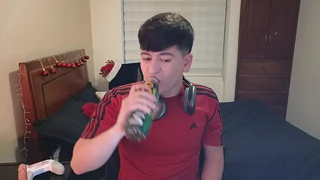 Snapshot of tightncuteass chatting on 18, 11, 2025 tightncuteass online show from 18, 11, 2025