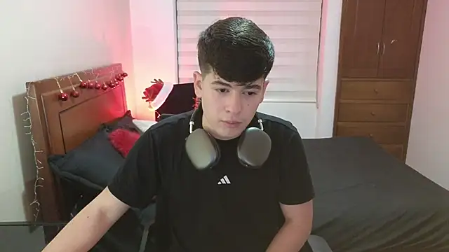 Snapshot of tightncuteass chatting on 19, 11, 2025 tightncuteass online show from 19, 11, 2025