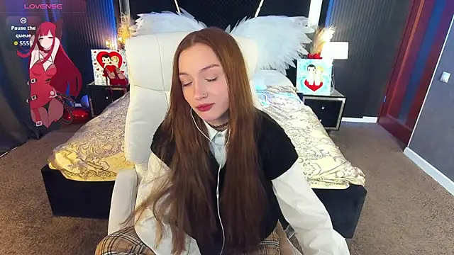 FoxyMayy online show from 6, 4, 2026